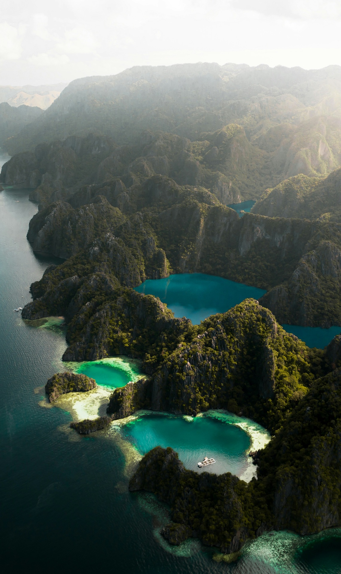 Coron dall'alto | #Filippine #viaggigiovani Coron dall'alto | Jake Irish on Unsplash | Viaggigiovani.it