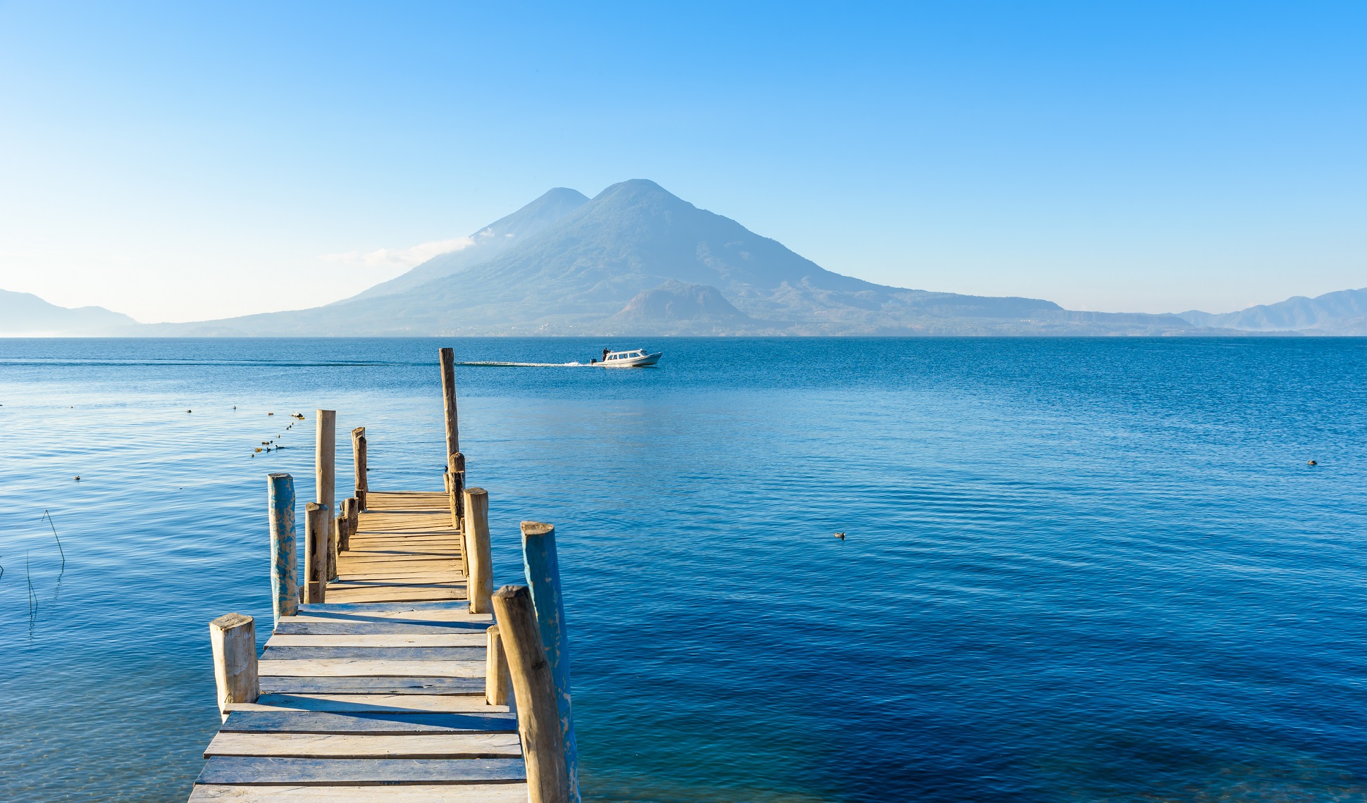 Lago Atitlan | Shutterstock | Viaggigiovani.it