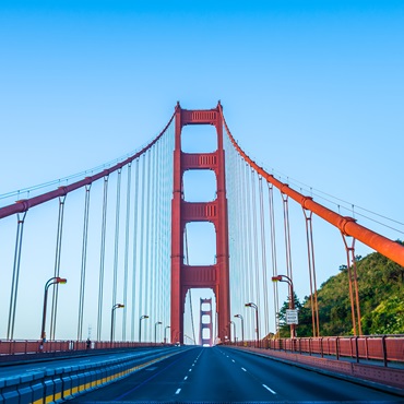 L'imponente Golden Gate Bridge | #viaggigiovani #ViaggioUsa L'imponente Golden Gate Bridge | Top 10 Usa
